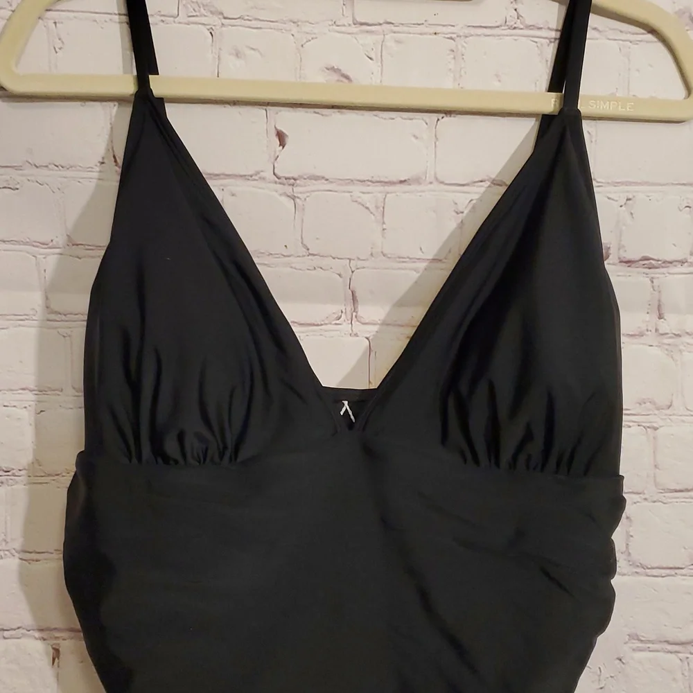 NWT Cupshe Elegant Black Shirring One Piece Swimsuit - Picture 2 of 7